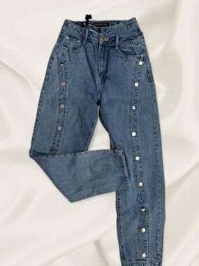 Maniere De Voir High-Rise Snap Side Seam Denim Jeans in Blue